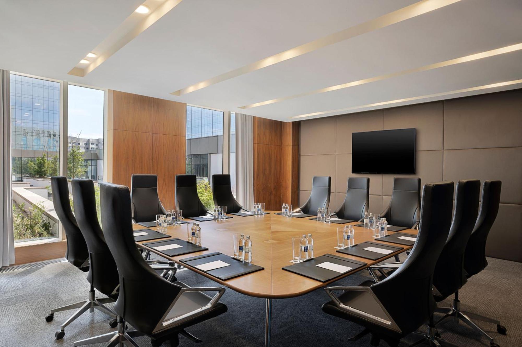 Sheraton Astana Hotel Zewnętrze zdjęcie Boardroom at the Westin Hyderabad