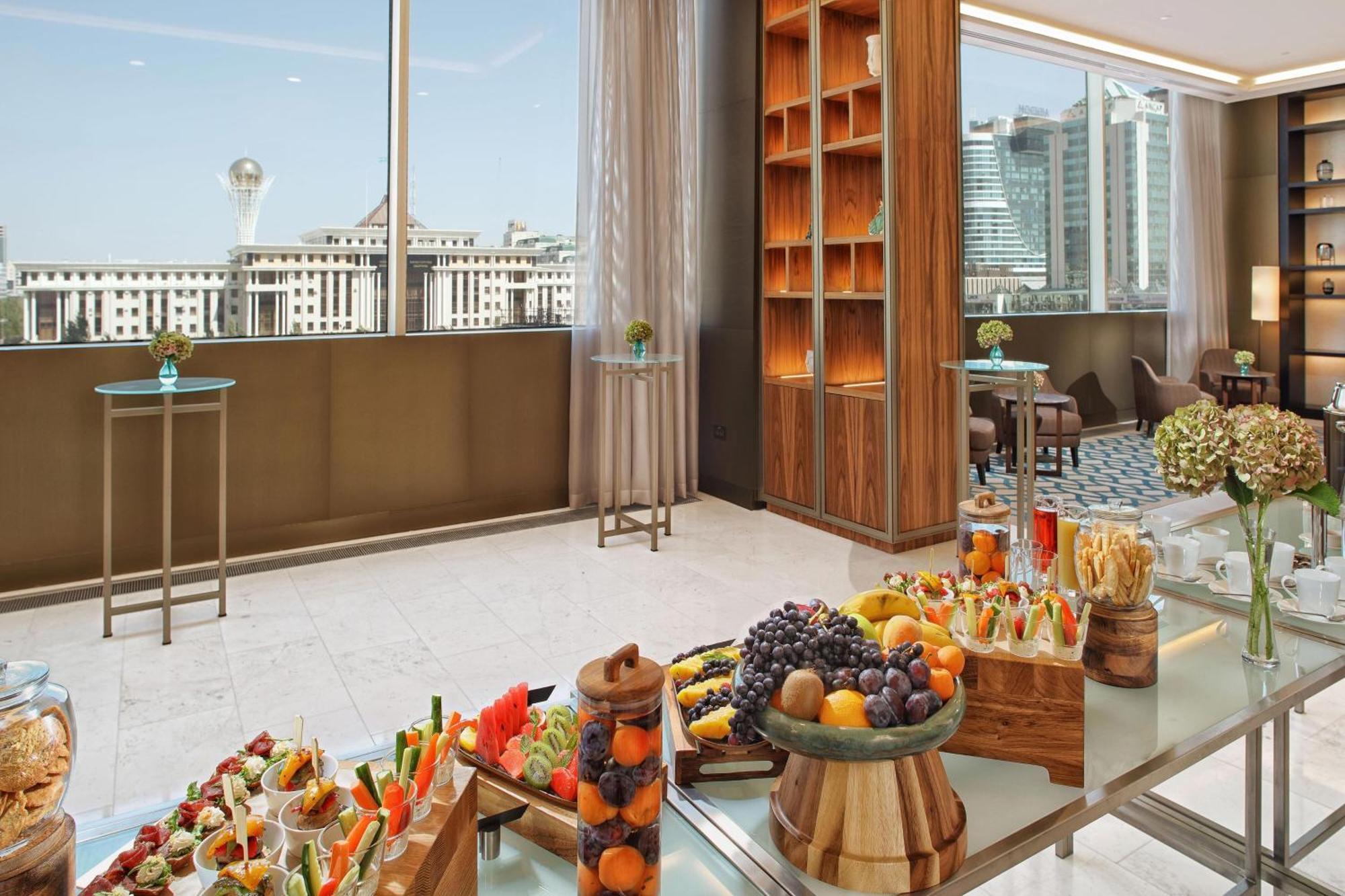 Sheraton Astana Hotel Zewnętrze zdjęcie The Club at The Westin Mumbai