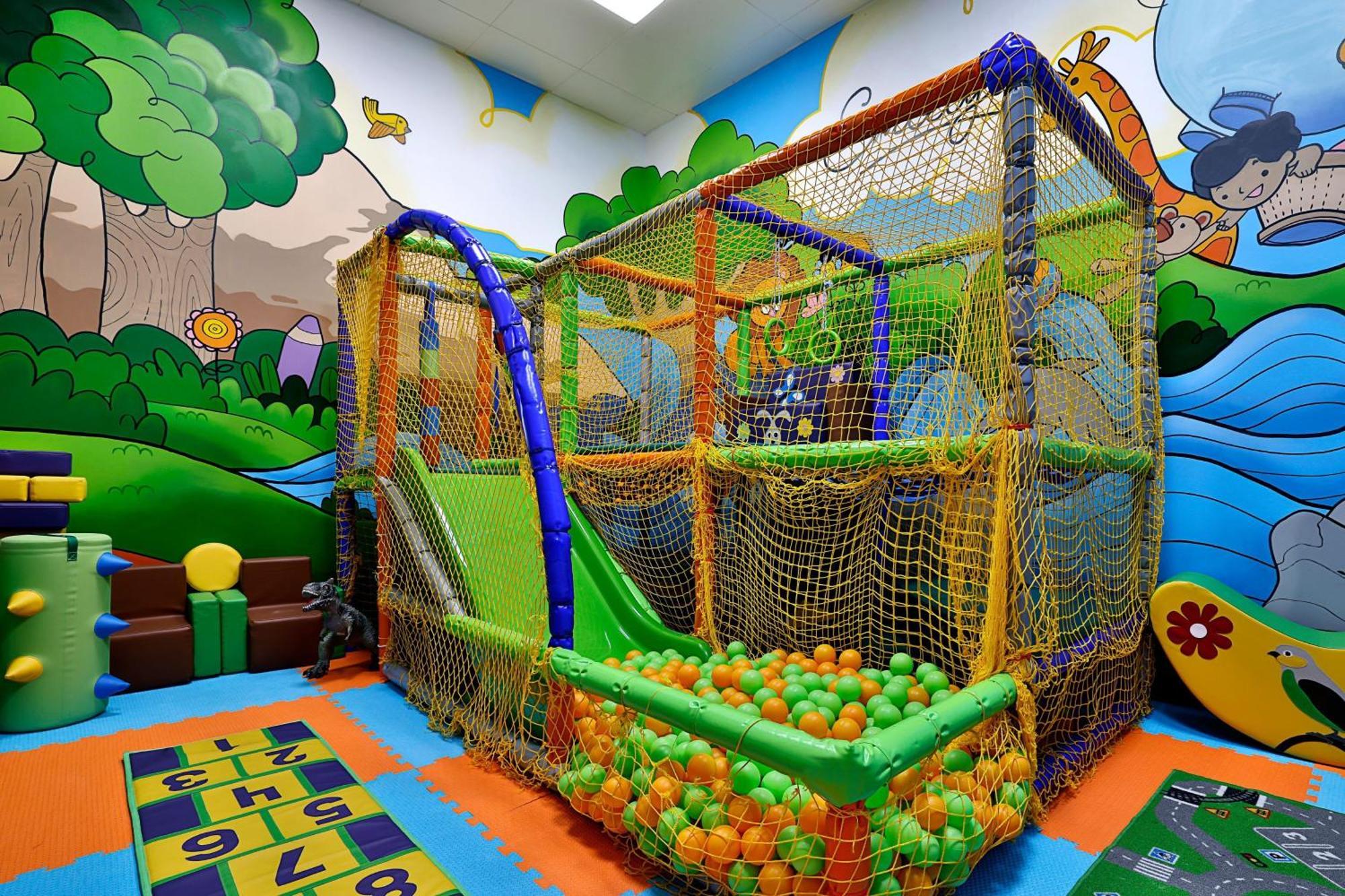 Sheraton Astana Hotel Zewnętrze zdjęcie Indoor playground