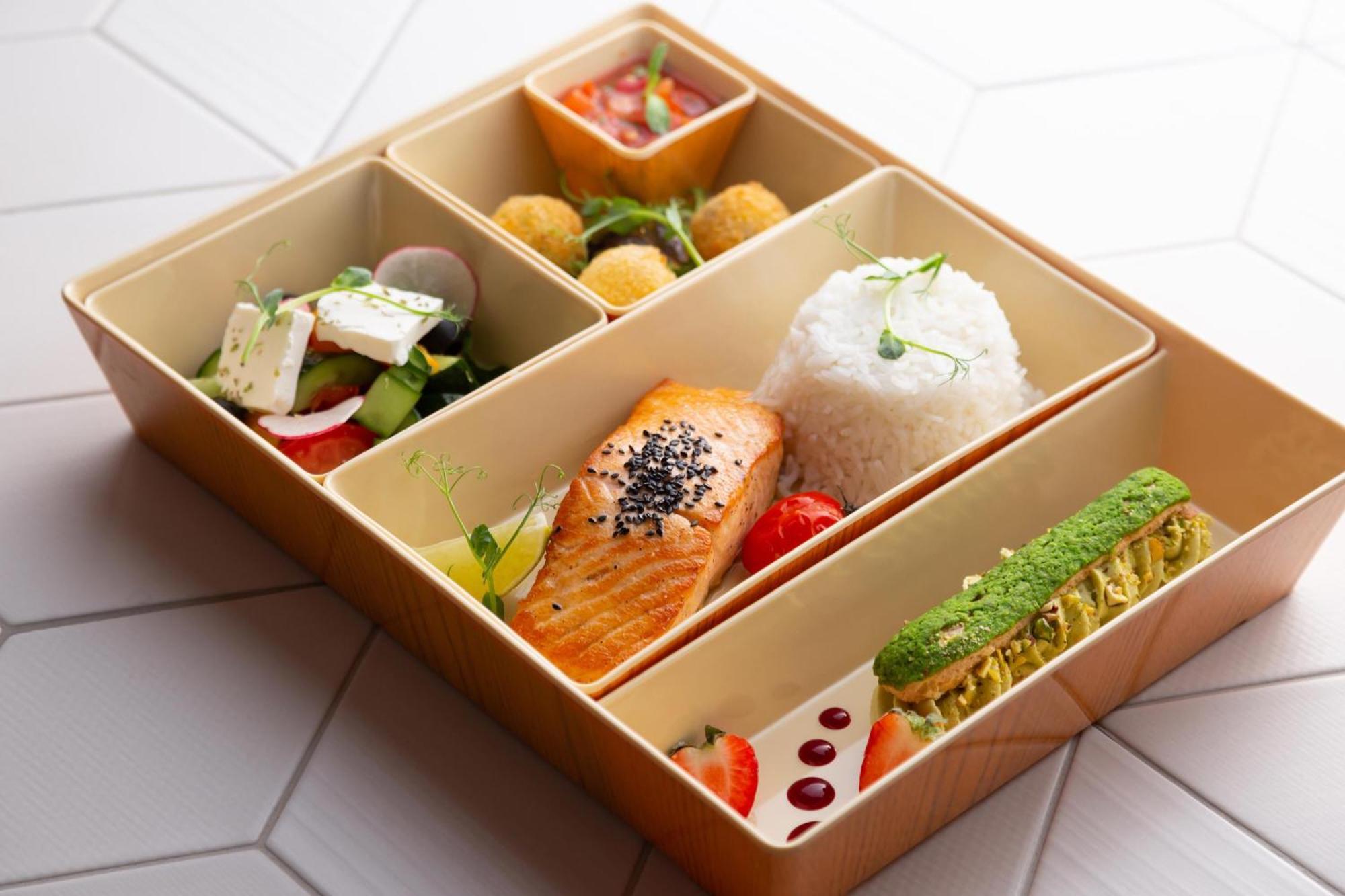 Sheraton Astana Hotel Zewnętrze zdjęcie A bento box